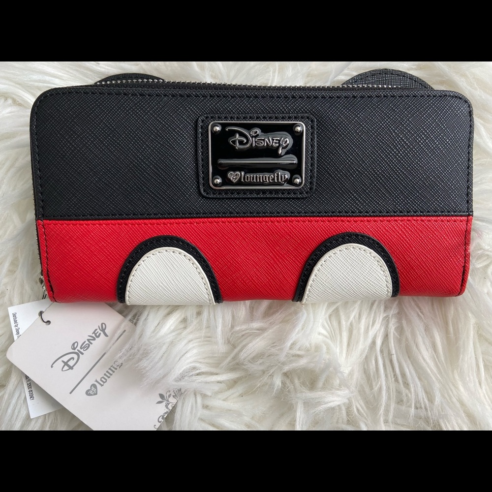 Loungefly • Mickey Wallet